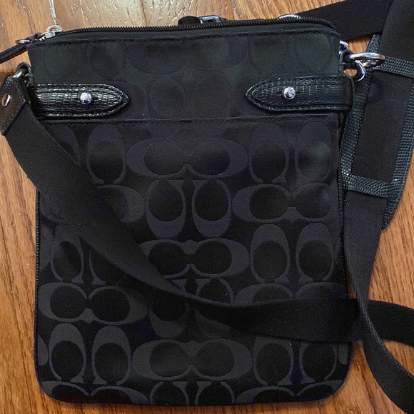 Authentic Coach crossbody bag - Picture 4 of 8